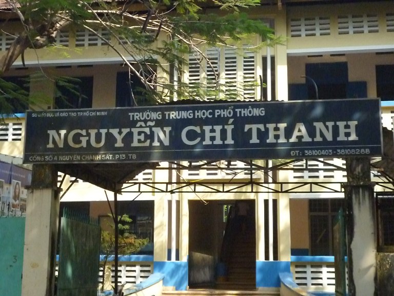 Tư vấn tại điểm trường THPT Nguyễn Chí Thanh