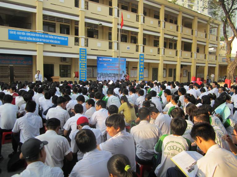 Chương trình tại trường THPT Phan Đăng Lưu